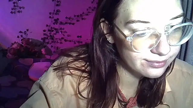 Snapshot of Lily_Ember chatting on October 15, 6:10 pm Lily Ember online show from October 15, 6:10 pm