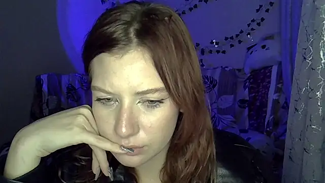 Lily Ember online show from December 2, 8:11 pm