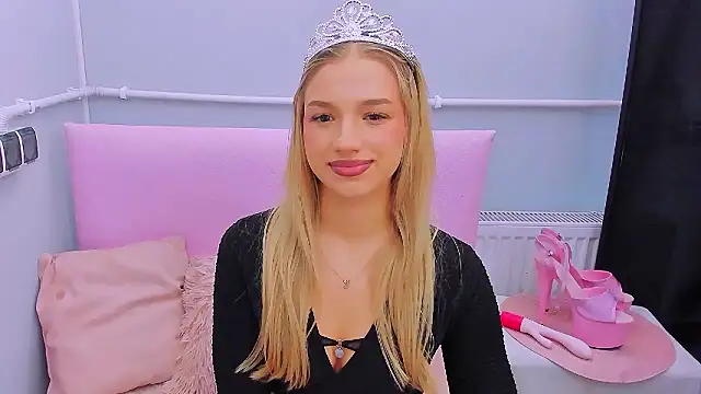 EvetteRose online show from January 18, 8:27 pm