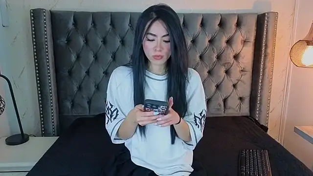 Anya Belth online show from April 20, 7:39 pm