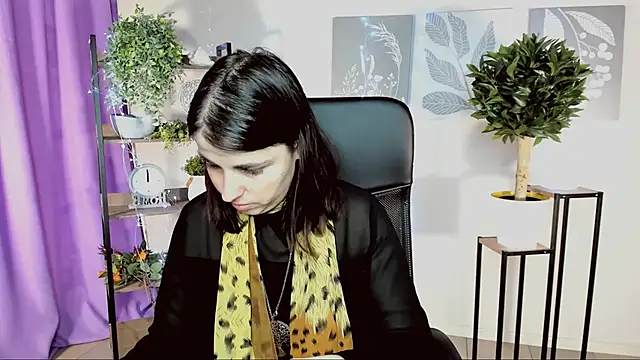 MartaEdams online show from April 4, 6:01 am