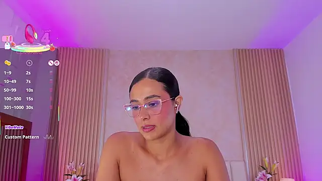Snapshot of ZOEBARLOWE chatting on October 17, 7:17 pm ZOEBARLOWE online show from October 17, 7:17 pm