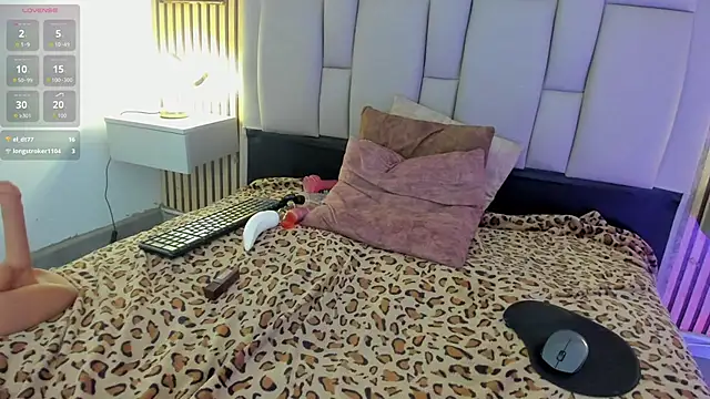 karlarusso online show from March 7, 5:20 pm