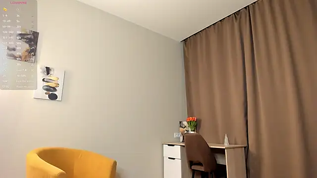 TaiteFairfield online show from November 28, 6:49 am