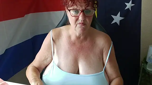 -Curvy- online show from June 12, 9:39 am