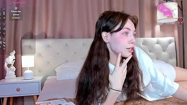Snapshot of Skelerata chatting on September 27, 12:29 am Skelerata online show from September 27, 12:29 am
