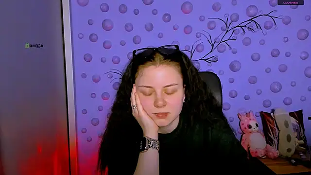 foxy tease  online show from February 26, 8:30 pm