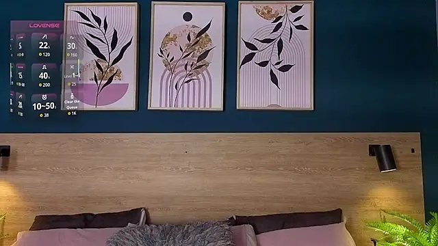 SarahMiler  online show from November 28, 10:13 pm