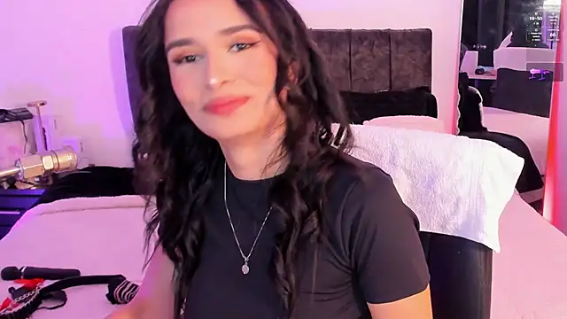 Taylormaxwell online show from April 20, 10:35 pm