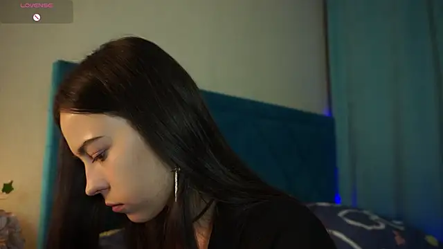 ywixos online show from October 9, 1:26 pm