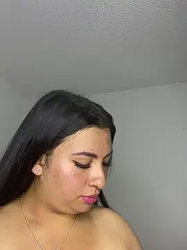 Issa Santana online show from April 4, 9:24 pm