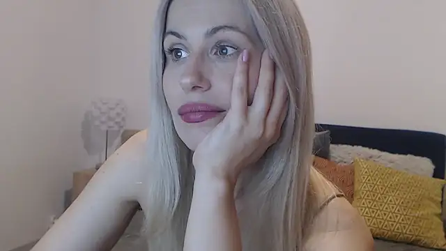 Snapshot of Lika_Soul chatting on September 10, 4:18 pm Lika Soul online show from September 10, 4:18 pm