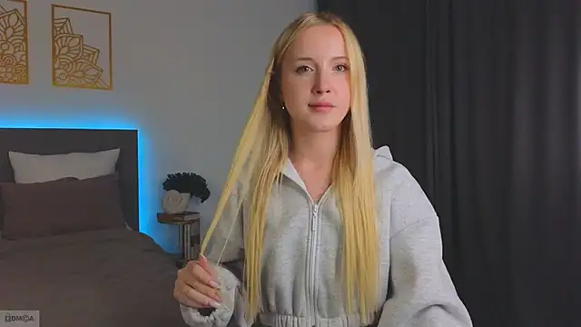 Snapshot of Adele_Armas chatting on October 2, 5:01 am Adele Armas online show from October 2, 5:01 am