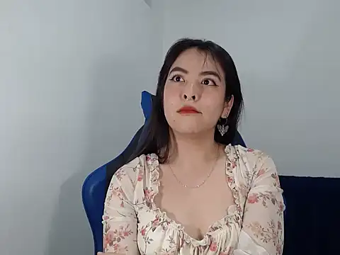 EloiseJun online show from November 15, 4:46 am