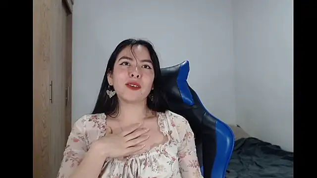 EloiseJun online show from February 15, 7:00 am