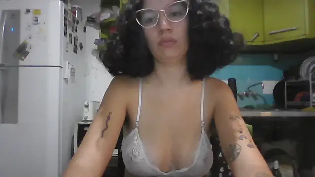 loliporomero online show from February 21, 12:33 am