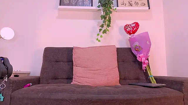 TiffValentinee  online show from March 8, 2:04 am