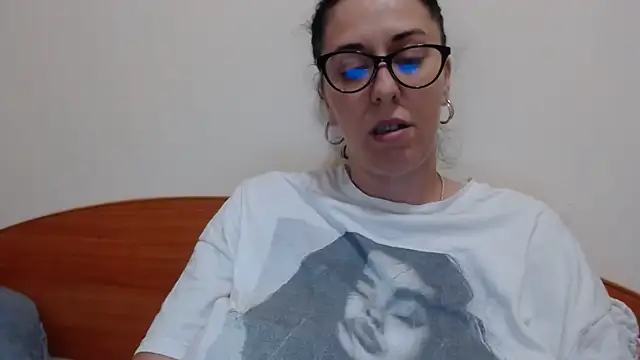 jollene online show from June 7, 1:40 pm