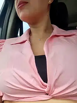 Snapshot of CrisMarulanda chatting on October 14, 2:52 pm CrisMarulanda online show from October 14, 2:52 pm