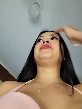 CrisMarulanda online show from November 22, 4:20 pm