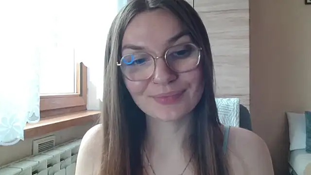 LooveELLYx online show from July 7, 7:23 am