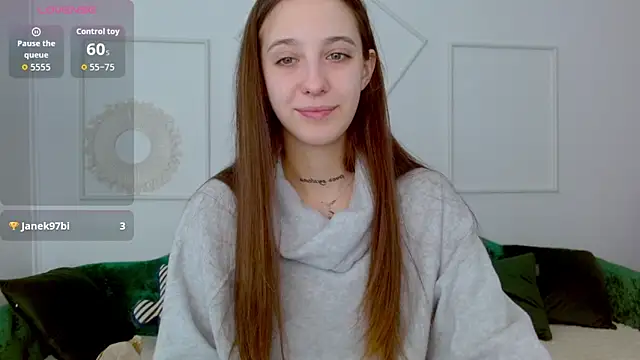 Snapshot of Little_cherryy__ chatting on October 9, 6:39 am Little cherryy online show from October 9, 6:39 am
