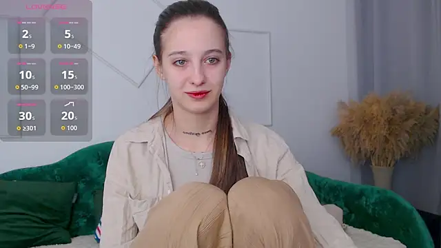 Snapshot of Little_cherryy__ chatting on September 24, 6:56 am Little cherryy online show from September 24, 6:56 am