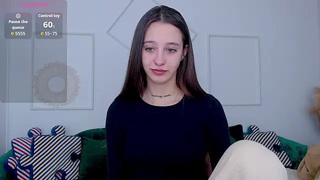 Snapshot of Little_cherryy__ chatting on September 29, 6:51 am Little cherryy online show from September 29, 6:51 am