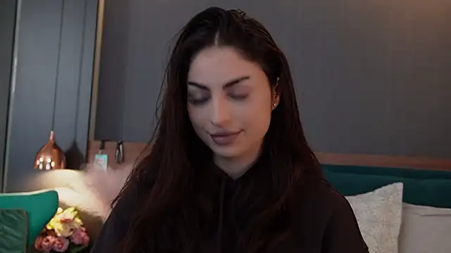 EmilyTrix online show from March 10, 10:30 am