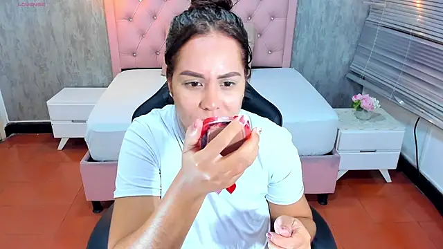 lissa jhonsoon online show from April 22, 3:25 am