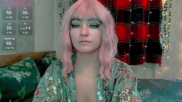 MagicPink online show from December 17, 1:04 pm