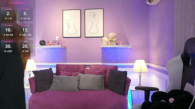 DahliaGrey online show from April 13, 11:33 am