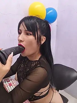 karinnahotdirty online show from June 19, 10:13 pm