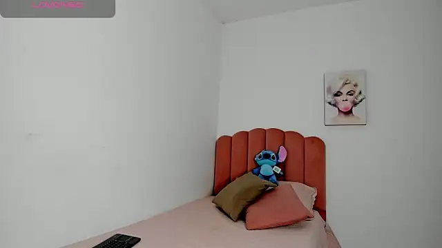 julieth sanzz online show from October 31, 10:52 am