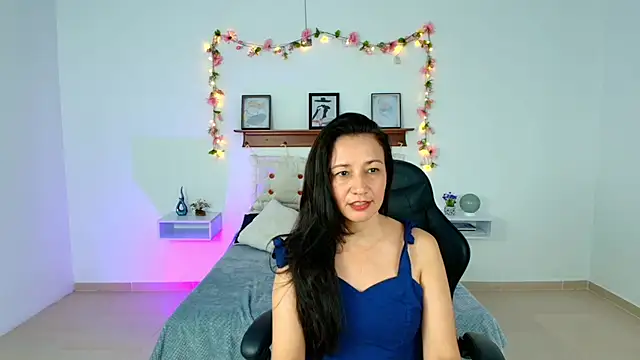 Snapshot of cherry_juicyxxx chatting on September 12, 9:00 pm cherry juicyxxx online show from September 12, 9:00 pm