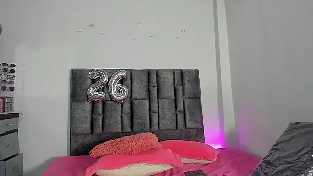 Esmeraldaa- online show from March 22, 8:20 am