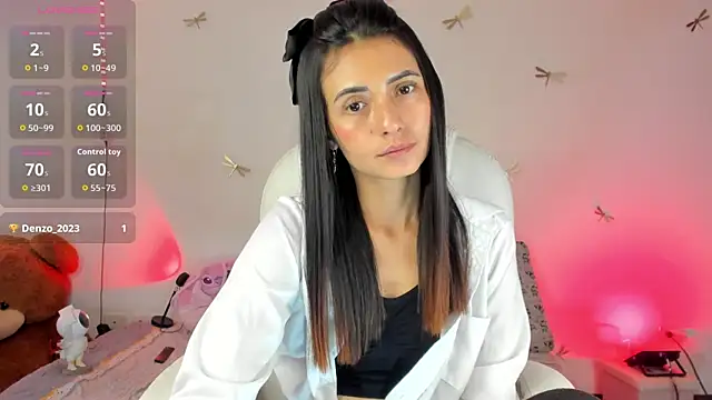 Snapshot of princessluna_19 chatting on October 7, 10:25 pm princessluna 19 online show from October 7, 10:25 pm