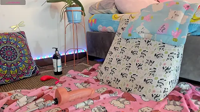 princessluna 19 online show from April 28, 2:27 am