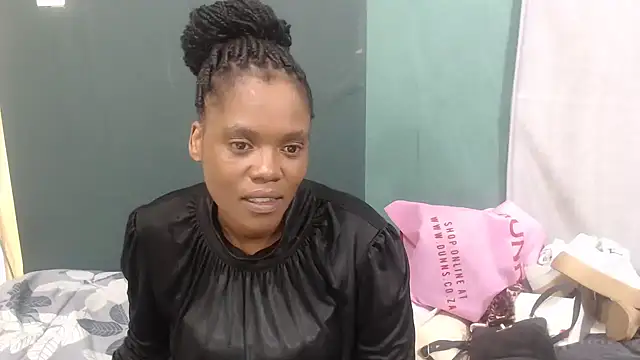 sexythae32 online show from March 6, 7:03 am