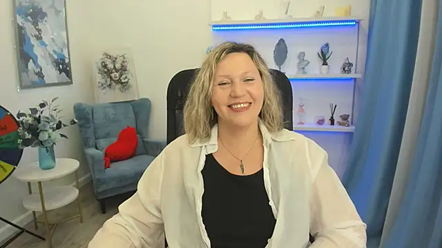 NinaStarle online show from April 19, 11:32 am