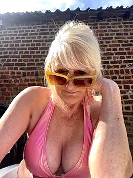 Snapshot of SexyKato001 chatting on September 19, 11:09 am SexyKato001 online show from September 19, 11:09 am