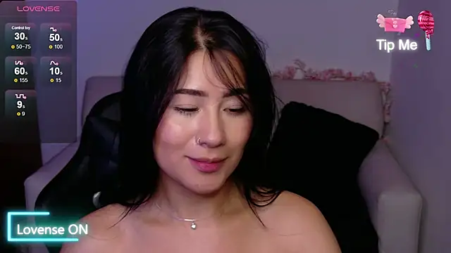 evelyn ch  online show from November 14, 3:45 pm