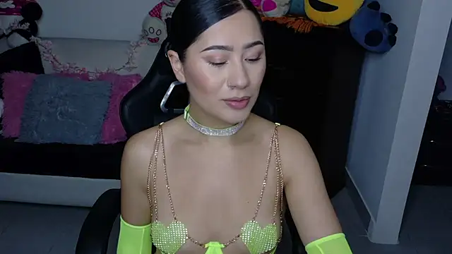 evelyn ch  online show from October 16, 11:02 am