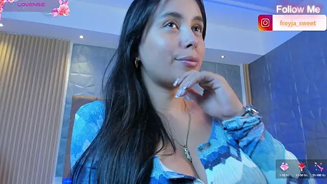 Snapshot of freyja_sweet_ chatting on September 9, 1:33 pm freyja sweet online show from September 9, 1:33 pm