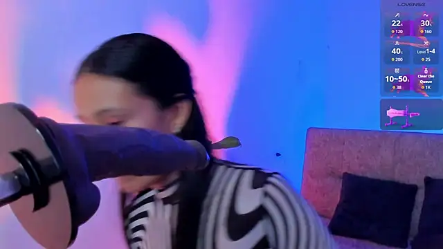 alicemoon   online show from December 21, 9:41 pm