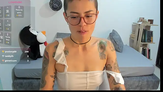 natt op online show from October 3, 12:16 am