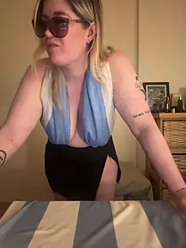 Granlady7 online show from July 8, 5:20 am