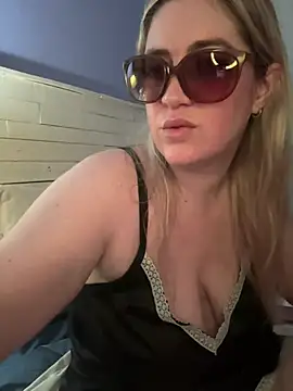 Granlady7 online show from March 28, 5:18 am