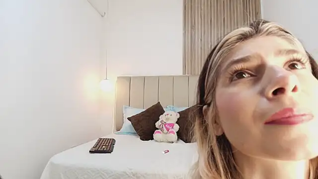 Alisson Owen online show from January 13, 8:46 pm