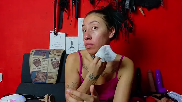 Dunnadan Bms online show from April 21, 6:15 pm